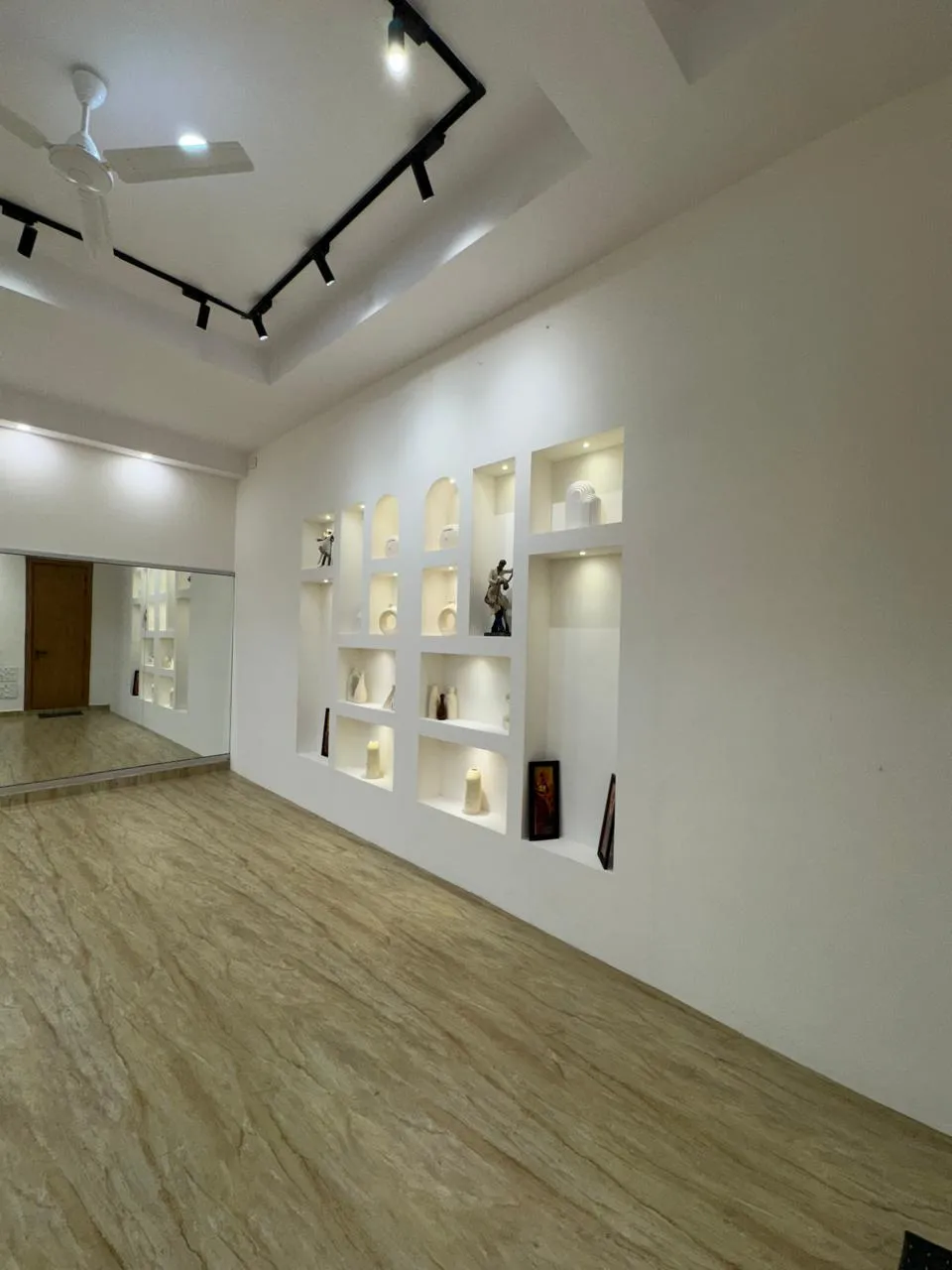 Leadn And Follow Home Page Gallery Image